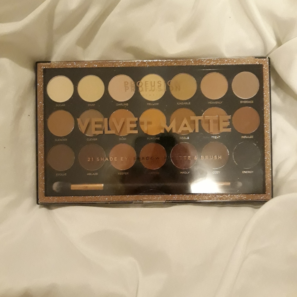 Profusion palette